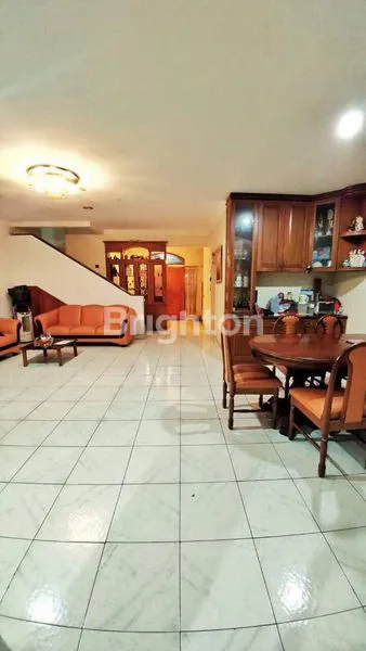 image RUMAH SEMANAN INDAH JAKARTA BARAT STRATEGIS PINGGIR JALAN (3)