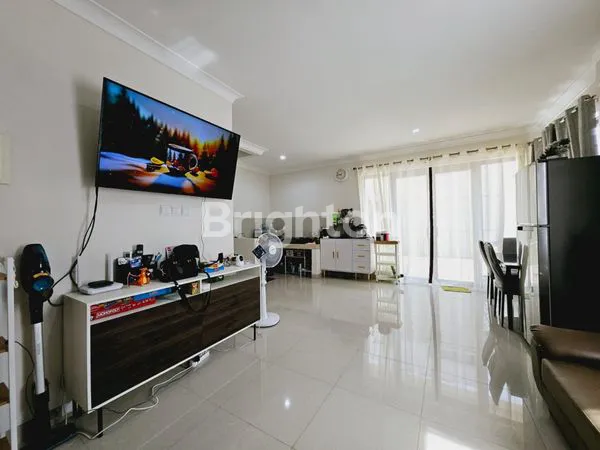 image RUMAH CANTIK SIAP HUNI DI PODOMORO PARK FULL FURNISHED (2)