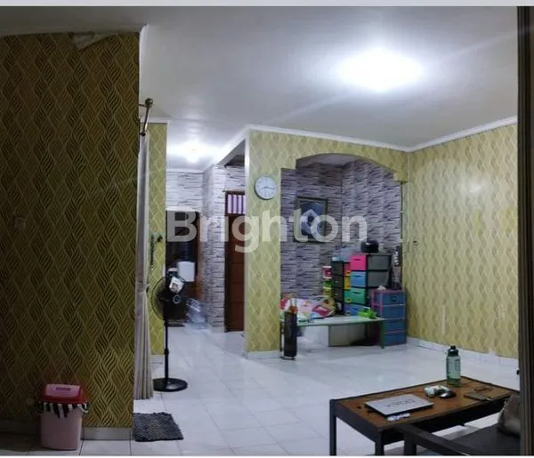 image RUMAH CANTIK, TENGAH KOTA, STRATEGIS,SIAP HUNI. (2)
