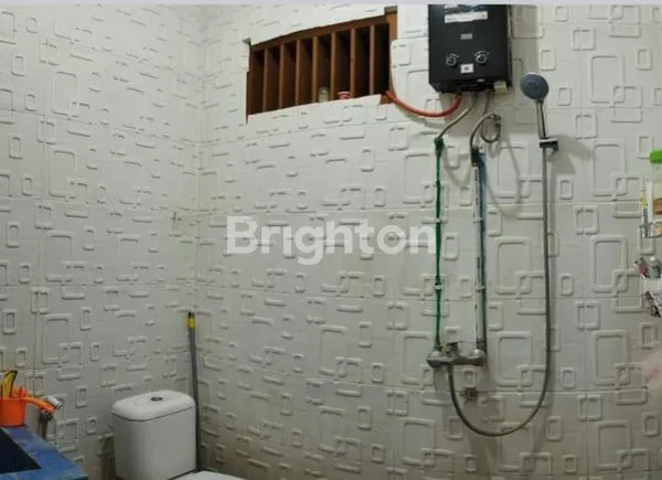 image RUMAH CANTIK, TENGAH KOTA, STRATEGIS,SIAP HUNI. (5)