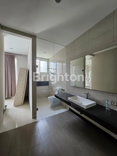 image RUMAH BAGUS 2 LANTAI PAKUWON CITY CLUSTER SAN DIEGO SURABAYA (2)