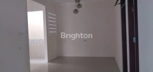 image RUMAH TINGGAL 1 LT BARU SIAP HUNI TERAWAT DI KEBONSARI SURABAYA DEKAT GAYUNGSARI, GAYUNG SARI ,JAMBANGAN, MASJID AL AKBAR , A YANI, PAGESANGAN (3)