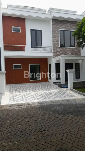 image RUMAH MODERN MINIMALIS EASTWOOD CITRALAND (1)