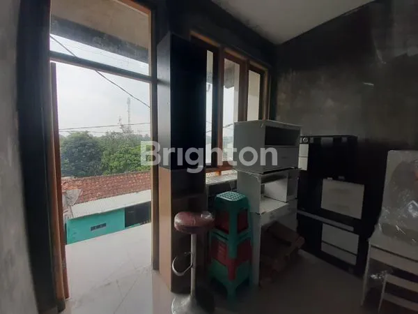 image RUKO 3 LANTAI PINGGIR JALAN COCOK UNTUK USAHA TURUN HARGA DARI 450JT JADI 420 JT AJA LHOO!!! MURAH BANGET!!! (5)