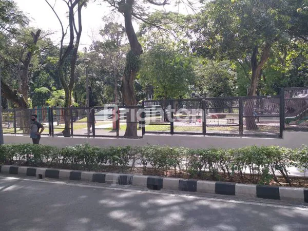 image RUMAH CANTIK, ASRI, SIAP HUNI, VILLA STYLE DAN STRATEGIS DI TEBET, JAKARTA SELATAN (6)