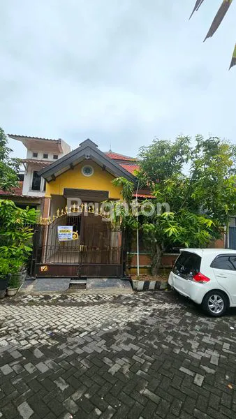 image RUMAH ASRI DEPAN TAMAN DI SUTOREJO (1)