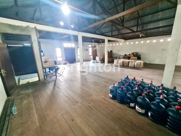 image JUAL GUDANG DI SUNGAI AMPAL DEPAN POM BENSIN (3)