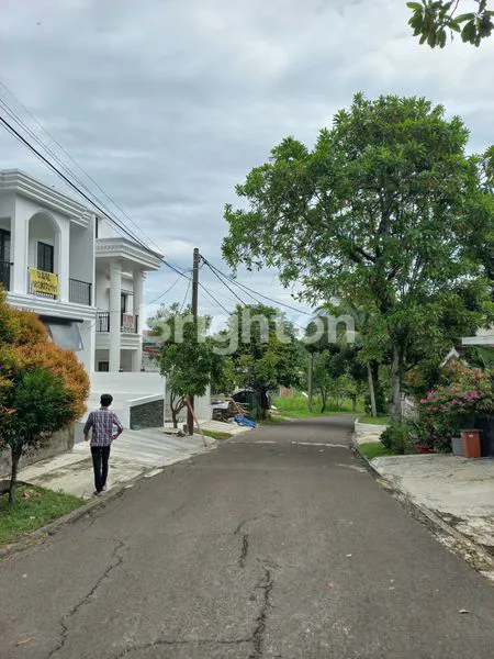image RUMAH HANCUR HITUNG TANAH DI TAMAN LEGIAN SENTUL (2)
