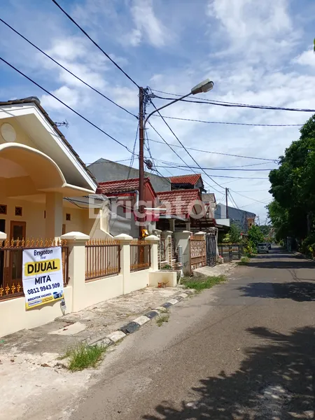 image RUMAH SIAP HUNI, DUA KAVLING LOKASI PURI GADING  (2)