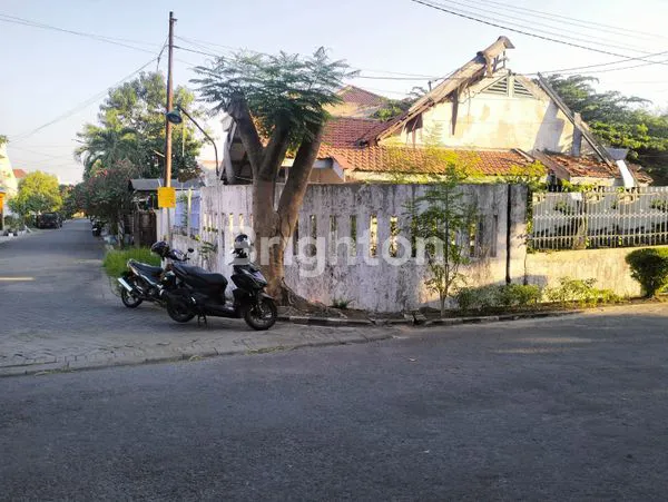 image RUMAH HITUNG TANAH, DEKAT RAYA MERR, SANGAT COCOK UTK BANGUN BEBERAPA RUMAH (1)