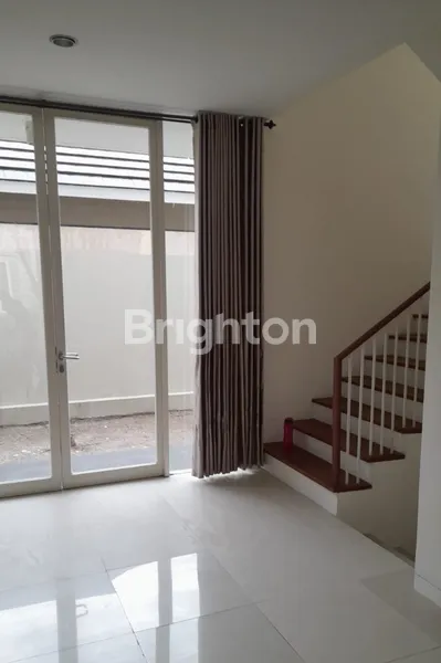 image RUMAH 2 LANTAI KOSONGAN (3)