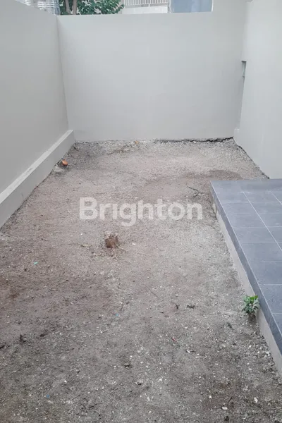 image RUMAH 2 LANTAI KOSONGAN (5)