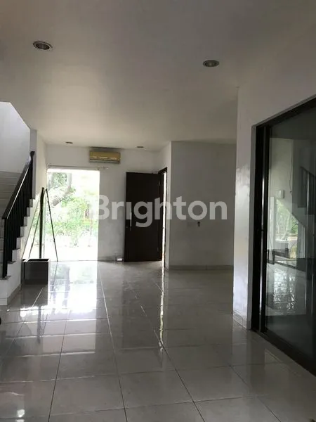 image RUMAH MEWAH PROVENCE PARKLAND BSD, 3+1 KT (3)