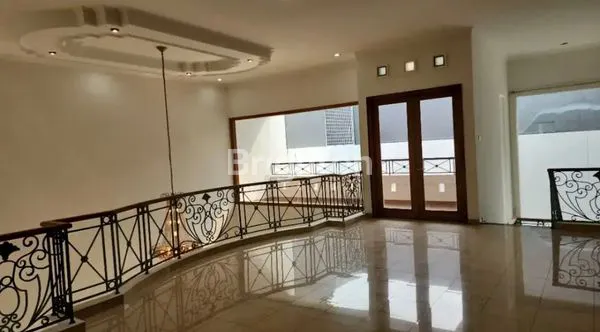 image RUMAH MEWAH DI VILLA GADING INDAH KELAPA GADING JAKARTA UTARA (3)