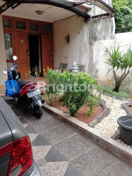 RUMAH ASRI DI PERUMAHAN ANEKA ELOK