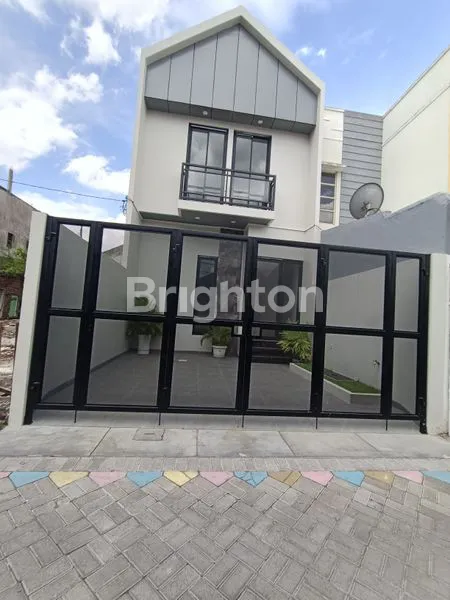 image RUMAH MEWAH AREA LEBAK,KENJERAN MEMILIKI DESAIN MODERN (1)