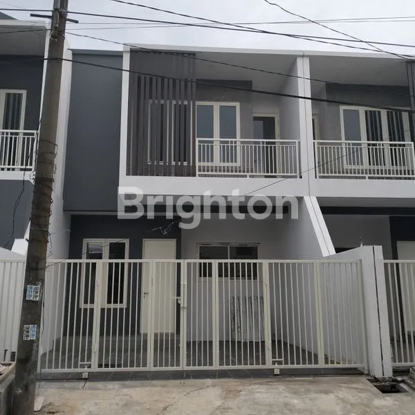 image JEMUR ANDAYANI DEKAT PETRA DAN CAROLUS (1)