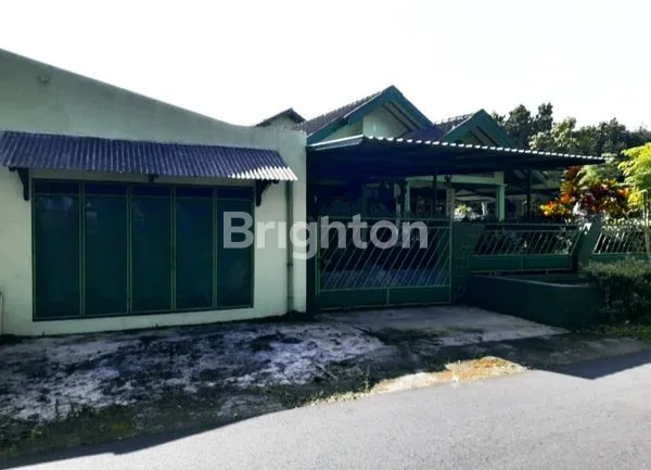 image RUMAH HOOK LUAS FULL FURNISHED DEKAT EXIT TOL SAWOJAJAR (6)