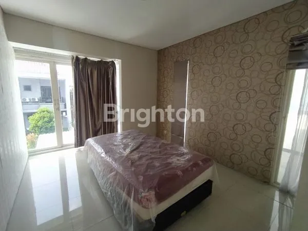 image DIJUAL RUMAH 2 LANTAI ROYAL PARK 1 BESAR DAN TERAWAT (5)