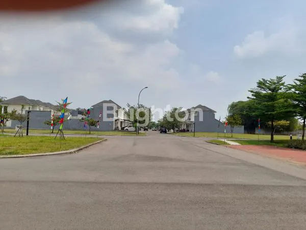 image RUMAH 2 LT DEKAT KEDATON GOLF SUVARNA SUTERA CIKUPA TANGERANG (6)