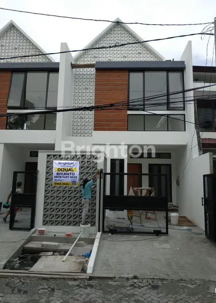 image RUMAH SCANDINAVIAN BARU GRESS 2 LT DI GADING PANTAI SURABAYA DEKAT PAKUWON CITY, PANTAI MENTARI, MULYOSARI, SUTOREJO  (1)