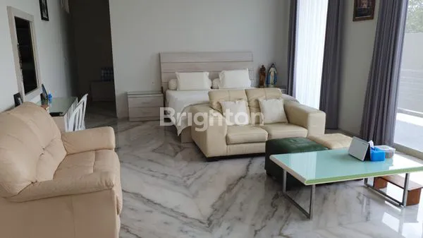 image RUMAH MINIMALIS MODERN 2 LANTAI SELAT GOLF CITRALAND (2)