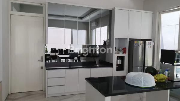 image RUMAH MINIMALIS MODERN 2 LANTAI SELAT GOLF CITRALAND (3)