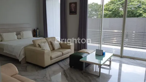 image RUMAH MINIMALIS MODERN 2 LANTAI SELAT GOLF CITRALAND (6)