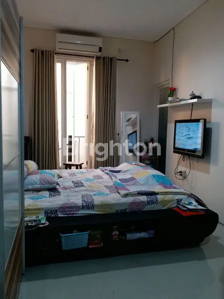 image RUMAH SEMI FURNISHED 2 LT DI RUNGKUT TENGAH SURABAYA DEKAT MERR  (5)