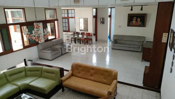 image RUMAH TERAWAT DI MAINROAD AREA CENTRAL BUSINESS JALAN VETERAN BANDUNG (4)