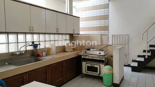 image RUMAH TERAWAT DI MAINROAD AREA CENTRAL BUSINESS JALAN VETERAN BANDUNG (5)