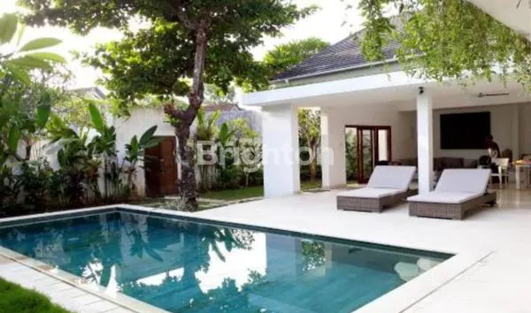 VILLA 2,5 LANTAI DI NUSA DUA