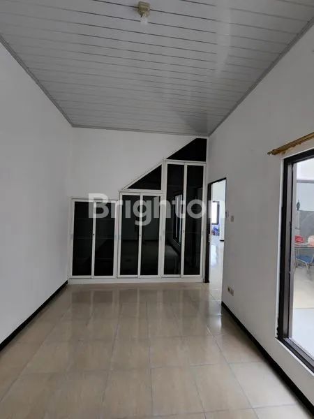 image RUMAH PURI CITRA RUNGKUT 1.5 LANTAI SEMI FURNISH (3)