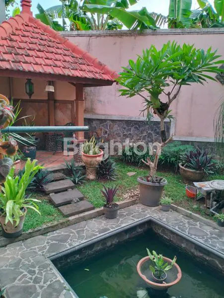 image RUMAH MEWAH 2 LANTAI DI PUSAT KOTA MALANG (7)