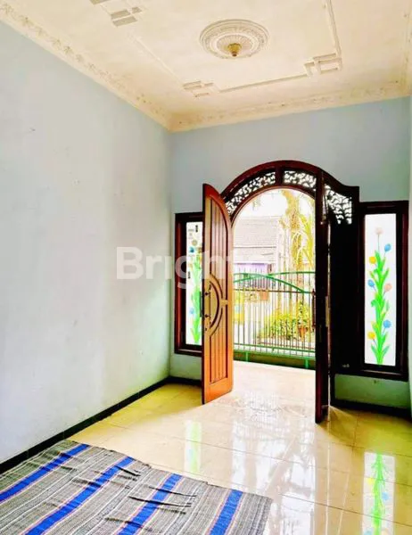 image RUMAH 2 LANTAI STRATEGIS NOL JALAN RAYA PAKISAJI. (2)