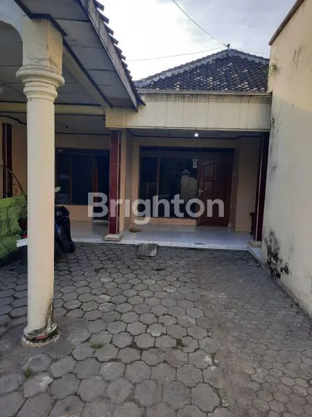 image RUMAH DI TELUKAN GROGOL ADA RUANG USAHA 30M PERSEGI, BISA UNTUK USAHA DAN RUMAH TINGGAL (3)