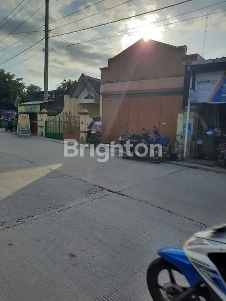 image RUMAH DI TELUKAN GROGOL ADA RUANG USAHA 30M PERSEGI, BISA UNTUK USAHA DAN RUMAH TINGGAL (1)