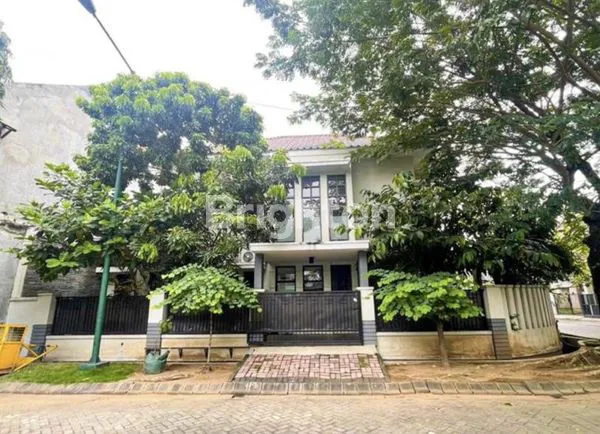 image RUMAH MEWAH DI CENTRAL PARK A. YANI (1)