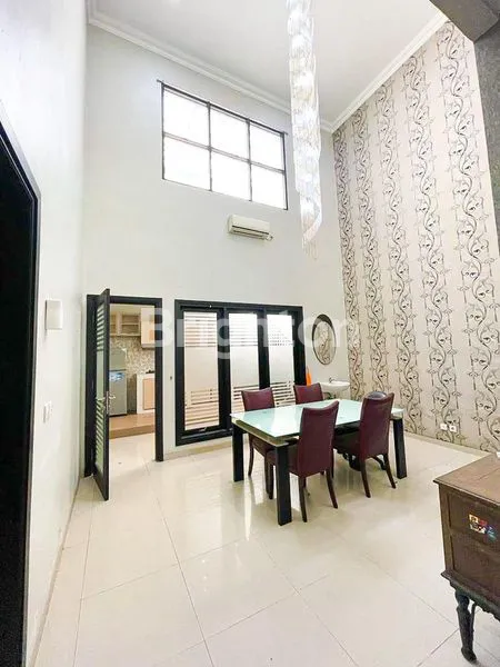 image RUMAH MEWAH DI CENTRAL PARK A. YANI (3)