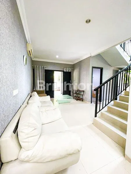 image RUMAH MEWAH DI CENTRAL PARK A. YANI (4)