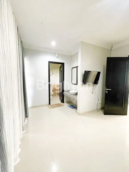 image RUMAH MEWAH DI CENTRAL PARK A. YANI (5)