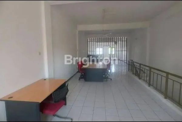 image RUKO 3 LANTAI BARU RENOVASI, SIAP PAKAI, COCOK UNTUK KANTOR DAN USAHA LAIN, PARKIRAN LUAS, DAERAH SEMOLOWARU (GALAXY PERMAI) (2)