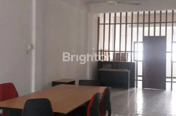 image RUKO 3 LANTAI BARU RENOVASI, SIAP PAKAI, COCOK UNTUK KANTOR DAN USAHA LAIN, PARKIRAN LUAS, DAERAH SEMOLOWARU (GALAXY PERMAI) (3)