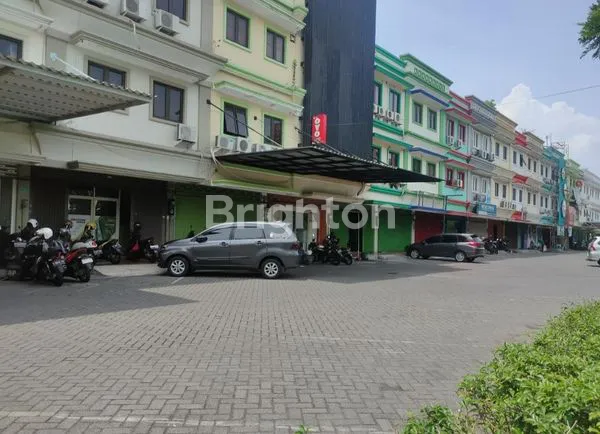 image RUKO 3 LANTAI BARU RENOVASI, SIAP PAKAI, COCOK UNTUK KANTOR DAN USAHA LAIN, PARKIRAN LUAS, DAERAH SEMOLOWARU (GALAXY PERMAI) (4)
