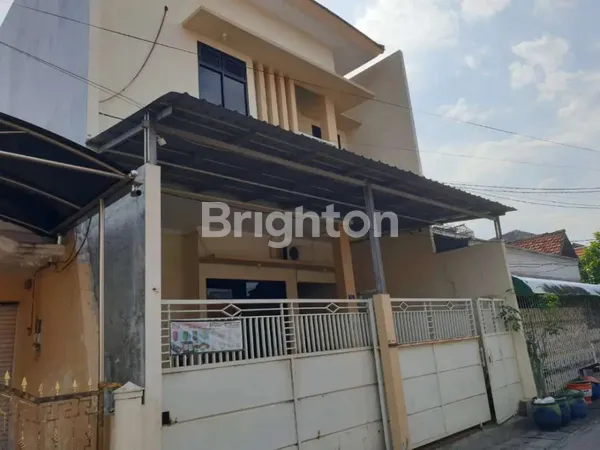 image RUMAH KOST NGAGEL MULYO 2 LANTAI FULL FURNISH (1)