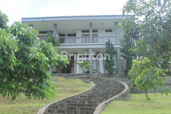 image RUMAH IDAMAN SUPER LENGKAP DENGAN HALAMAN SUPER LUAS DI BOGOR (1)