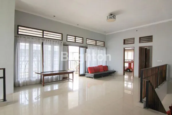 image RUMAH IDAMAN SUPER LENGKAP DENGAN HALAMAN SUPER LUAS DI BOGOR (2)