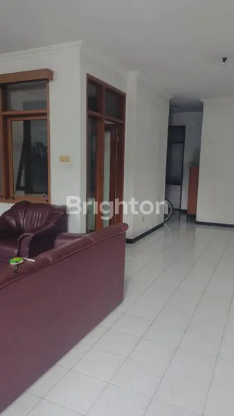 image RUMAH NYAMAN LUAS CARPORT 4 MOBIL DALAM KOMPLEK DEKAT BANDARA HUSEIN  (3)