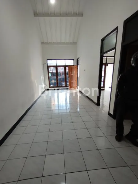 image RUMAH DI SARIJADI (2)