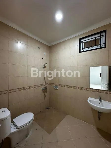 image RUMAH 2 LANTAI MURAH DI ARGA NIRWANA BNR (3)